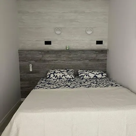 Geranios Paradise דירה