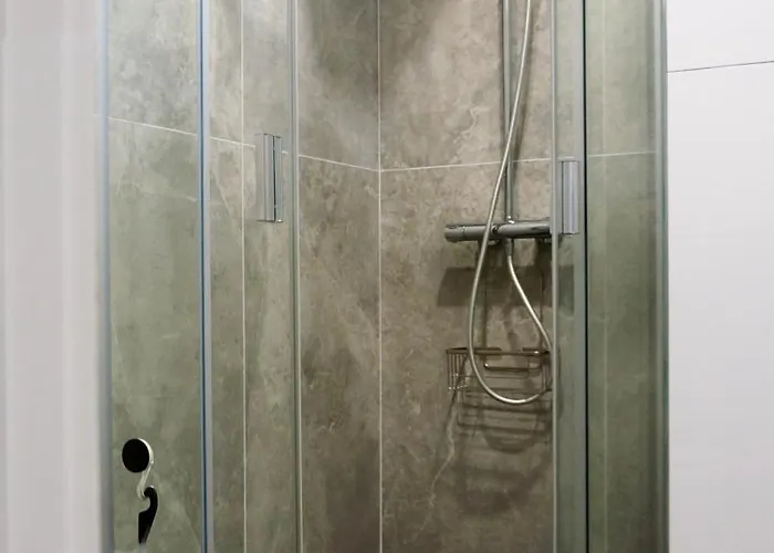 Geranios Paradise 阿德耶